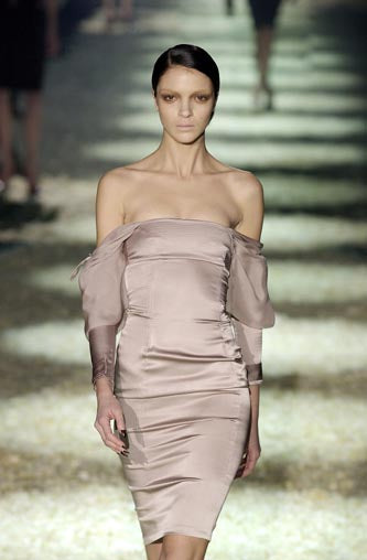 Gucci by Tom Ford Fall/Winter 2003 Runway Dusty Pink Silk Dress